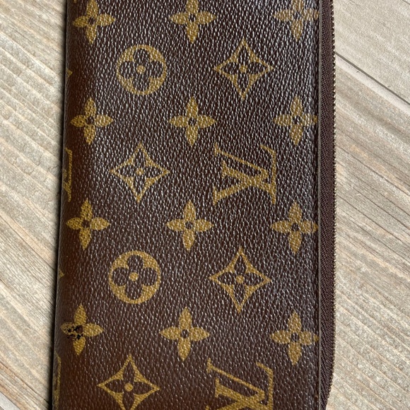 LOUIS VUITTON Brown Monogram Zippy Organizer Wallet - Picture 3 of 11